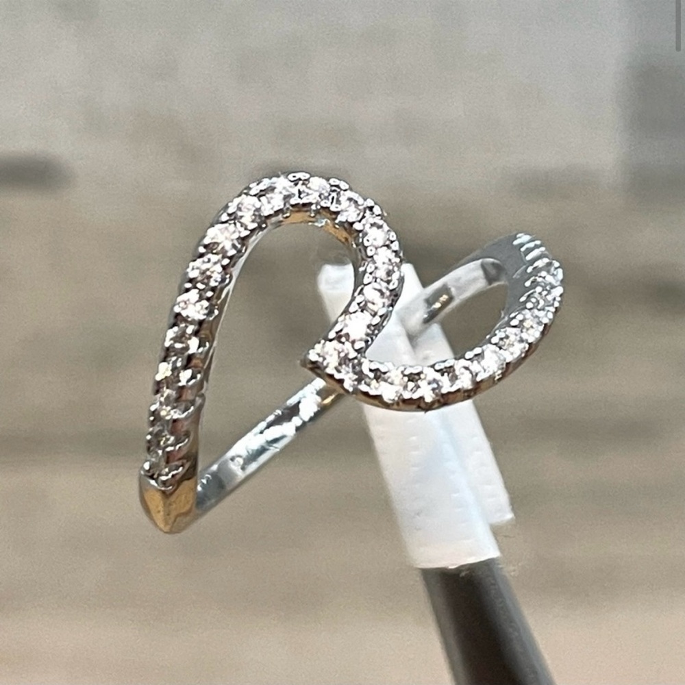 Beautiful Trendy Dainty Wave Round Cut White Diamond CZ Silver Plated Ring Band